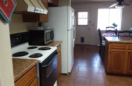 Sierra Vista Casa | Cómodo hogar lejos de casa