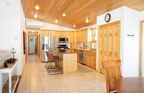 Deer River Cabina | Comfortable, modern, family-friendly cabin on 320-acre lake with many amenities