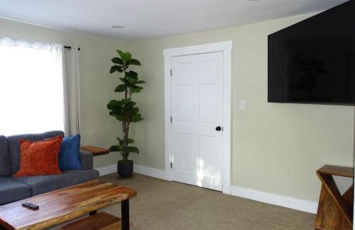 Framingham Apartamento | Comfortable Renovated 3 Bed Apartment