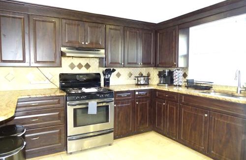 Framingham Apartamento | Comfortable Renovated 3 Bed Apartment