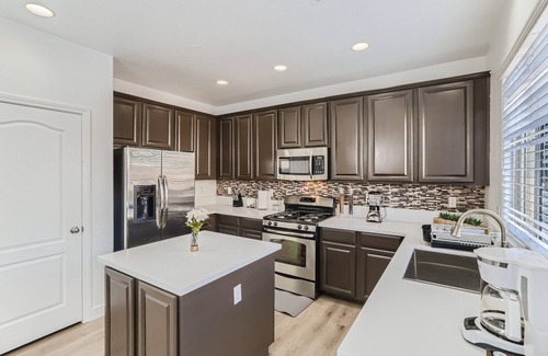Midway Casa | Comfortable renovated home in Great Location - 3/2