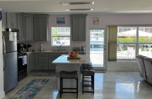 Venetian Shores Casa | Comfortable, spacious 3-bedroom, 2-bath-1 level home --dock on canal, Islamorada
