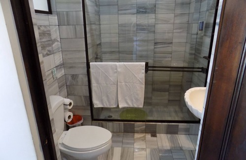 Hospital Hotel | Confortable Habitación Doble Estándar