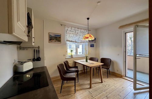 Laubegast Apartamento | Comfortable & tastefully furnished apartment with balcony and shared use of the garden