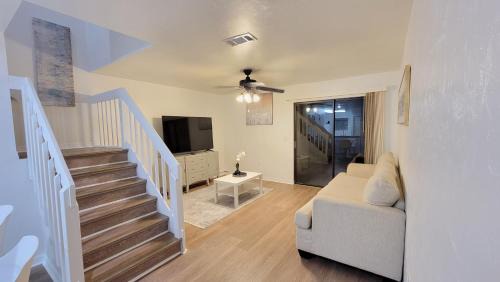 Gainesville Apartamento | Comfortable Townhome 2BR 1-5BA - Near UF & Shopping Dining