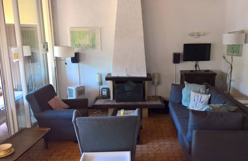 Mejannes-le-Clap Casa | Confortable casa de vacaciones con un gran jardín, ideal para personas altas.