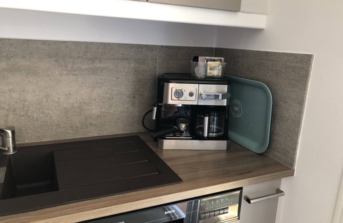 Lauris Villa | Villa confortable en una zona tranquila, cerca del pueblo, tiendas y restaurantes.