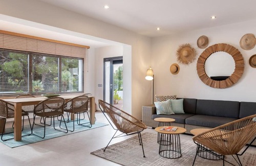 La Empedrola Villa | Cómoda villa en Calpe con piscina, terraza y jardín