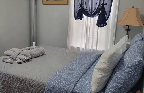 Roselle Cama Y Desayuno | Comfortable with WiFi and AC in welcoming Roselle
