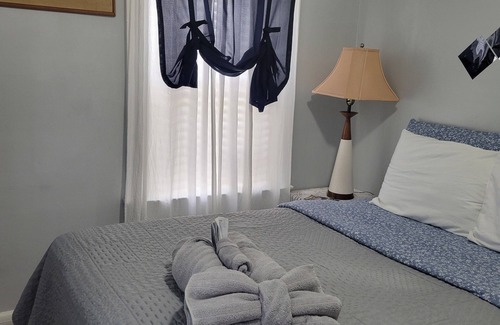Roselle Cama Y Desayuno | Comfortable with WiFi and AC in welcoming Roselle