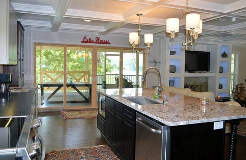 Normandy Shores Casa | Diseñado con comodidad Frente al lago Keowee, Minutos a Clemson- En Seneca