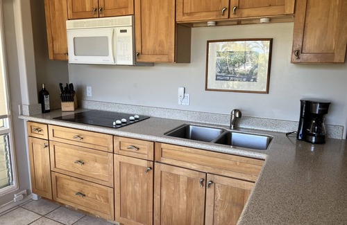 Lanikai Casa | Comfy 1 bedroom steps to white sand beach