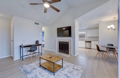 Milwood Apartamento | Comfy 2BD Apt | Austin Texas