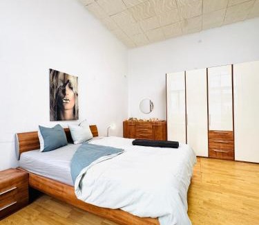 Josefstadt Apartamento | Comfy 2BR Apt, for 5P, Easy Access to Stadthalle