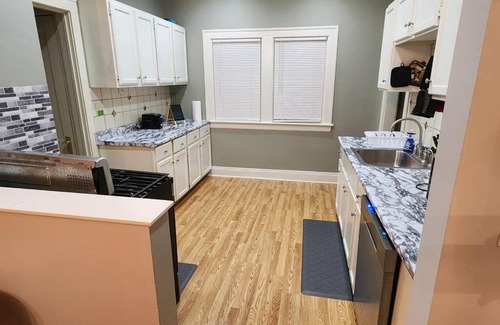 East Cleveland Casa | Comfy 3brd in Cleveland