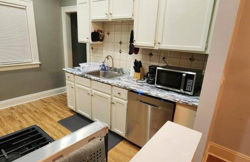 East Cleveland Casa | Comfy 3brd in Cleveland