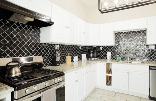 Montgomery Casa | Comfy and Pet-Friendly Sanctuary with Fast WiFi