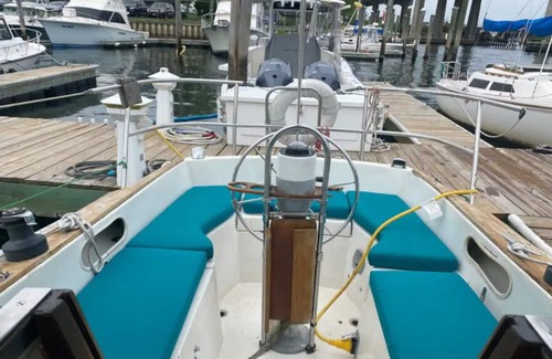 Belmar Alquiler De Eote | Comfy and Quaint Sabre Sailboat