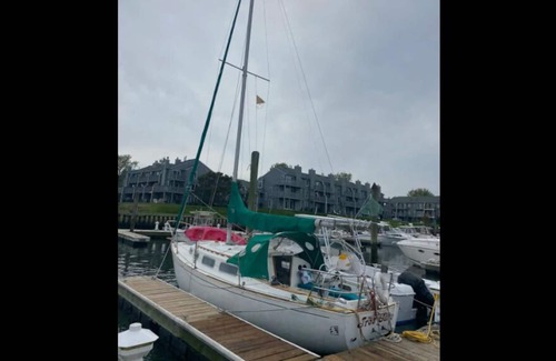 Belmar Alquiler De Eote | Comfy and Quaint Sabre Sailboat