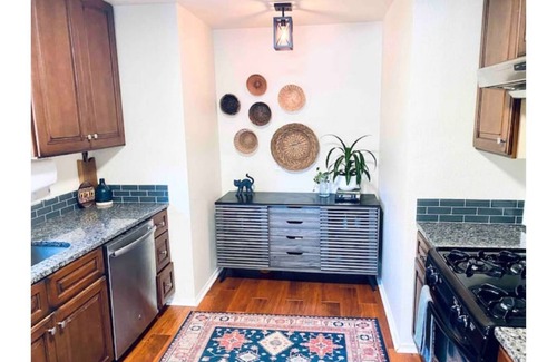 Rosewood Casa | Comfy Central Home in Hip East Austin