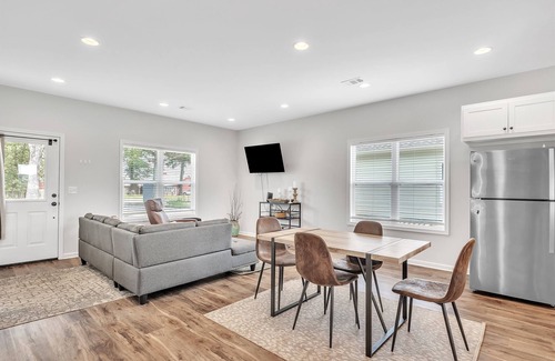 Columbus Casa | Comfy & Convenient 2BR Guest House in Columbus