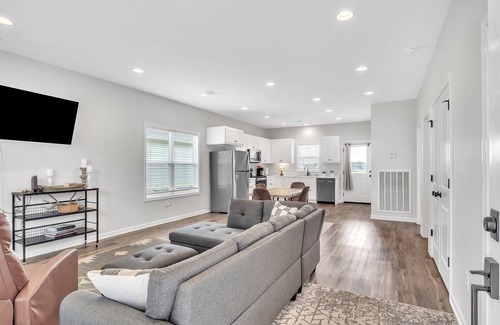 Columbus Casa | Comfy & Convenient 2BR Guest House in Columbus