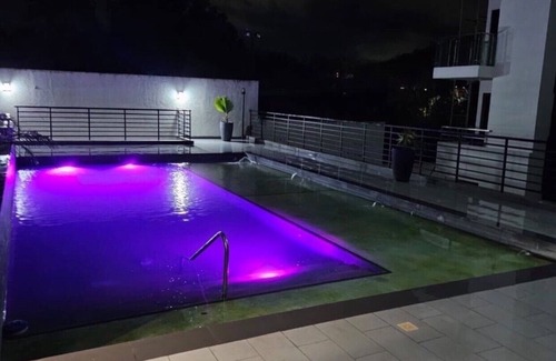 Beverly Hills Apartamento | Comfy Cove. Apt fully air conditioned with Wi-Fi