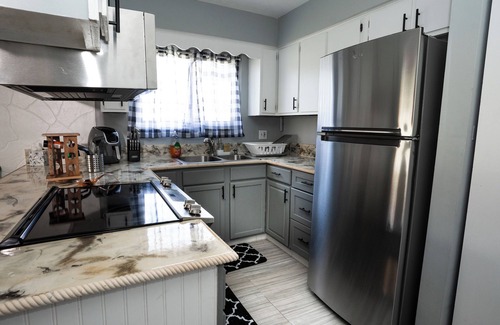 Summit Station Casa | Comfy Cozy 3-Bedroom Home 10-15 mins from Downtown!