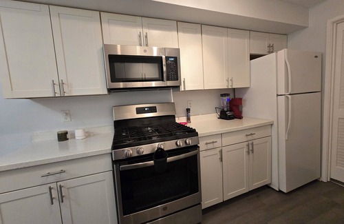 Largo Apartamento | Comfy, Cozy and Conveniently Located