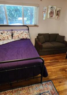 Kent Cama Y Desayuno | Comfy, Cozy BnB Kent WA "Private Bathroom"