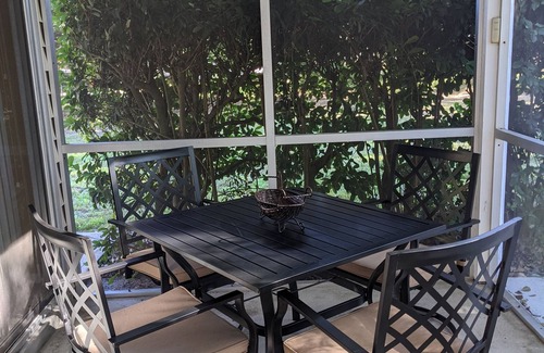 Woodward Casa | Cómodo y acogedor Cul de Sac Beacon Woods East ~ 3 habitaciones 2 baños ~ ¡Especialmente LIMPIO!