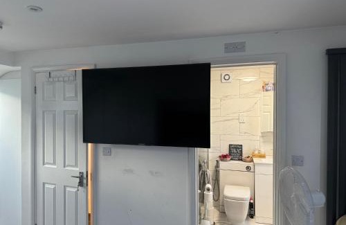 Hacton Casa | Comfy En-suite King Size room