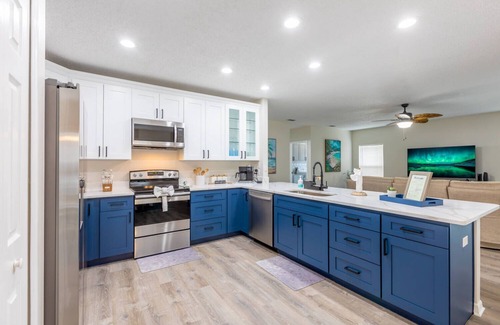 Poinciana Casa | Getaway & Comfy House w/ Pool!