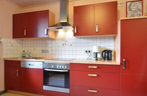 Burg-Reuland Casa | Comfy Holiday Home in Burg Reuland with Sauna, Terrace, BBQ