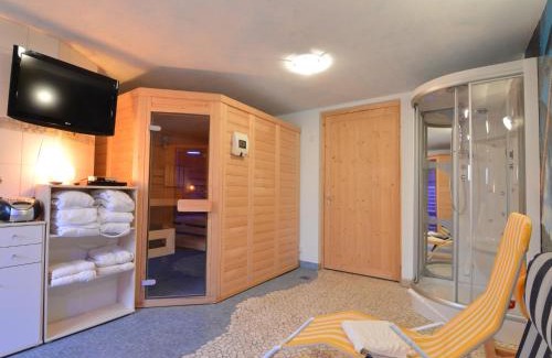 Burg-Reuland Casa | Comfy Holiday Home in Burg Reuland with Sauna, Terrace, BBQ