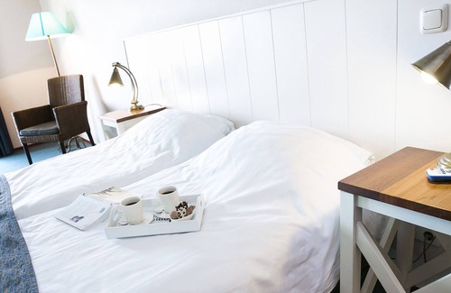 Municipality of Hellevoetsluis Apartamento | Comfy hotel room with sea view, close to the beach