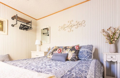 Polson Casa | Comfy lake vaca for 6. Spend your summer exploring gorgeous Flathead Lake!