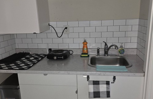 Brampton Casa | Comfy Modern 1-bedroom suite in Brampton Entire place