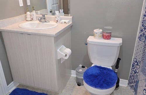 Brampton Casa | Comfy Modern 1-bedroom suite in Brampton Entire place