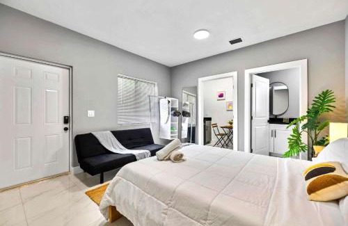 Liberty City Apartamento | Comfy Retreat Studio w Kitchenette - 15min to Wynwood