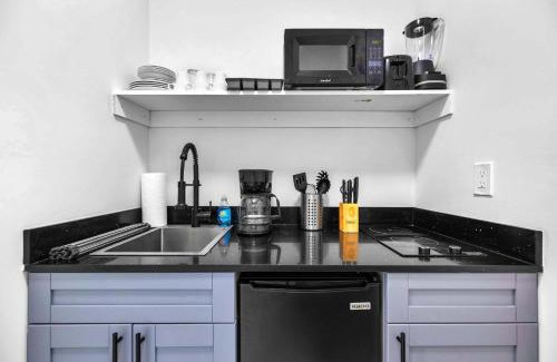 Liberty City Apartamento | Comfy Retreat Studio w Kitchenette - 15min to Wynwood