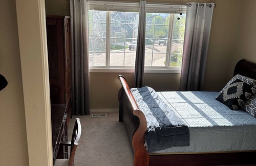 Fort Collins Casa | Comfy room in a large, beautiful, quiet and home centrally located in NoCo!