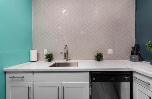 Houston Heights Apartamento | Comfy Studio with King Bed & Full Kitchen - Near Attractions