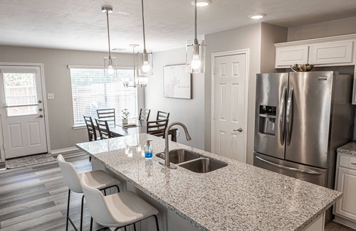 Alden Bridge Casa | 💎 Cómodo condominio de tres habitaciones