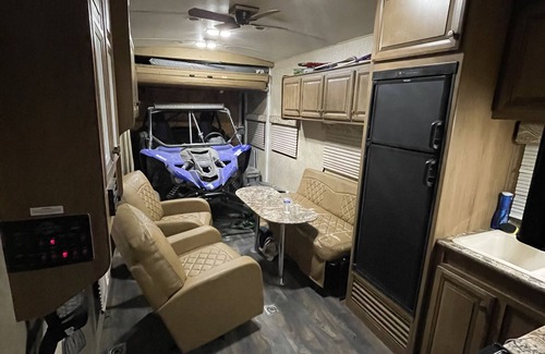 Yuma Casa | Comfy Toy Hauler