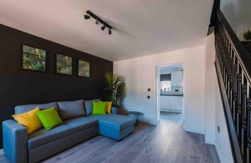 East End Casa | ComfySleep ApartHOUSE