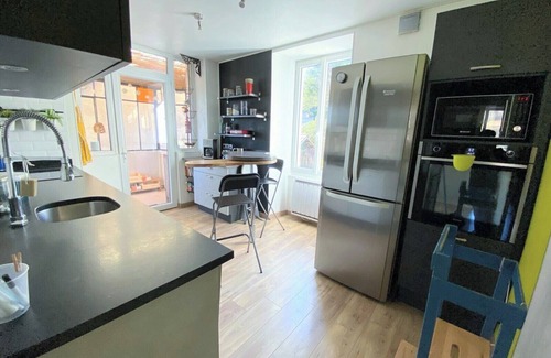 Bellegarde-sur-Valserine Apartamento | Comme à la Maison ! Superbe Gîte Avec Jardin + Parking Proche Gare