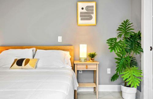 Liberty City Apartamento | Compact & Comfy Studio w Essentials Near Airport