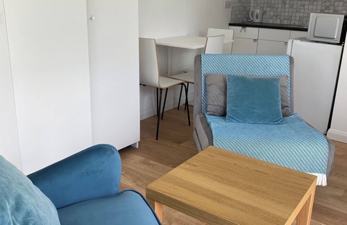 Ballincar Apartamento | Compact, cosy, contained, self catering getaway in coastal village of Rosses Pt