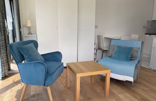 Ballincar Apartamento | Compact, cosy, contained, self catering getaway in coastal village of Rosses Pt